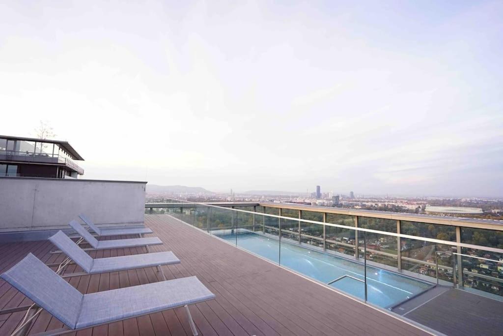 The High-Rise Condo With Pool Вена Экстерьер фото