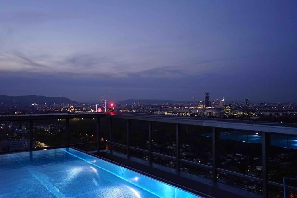 The High-Rise Condo With Pool Вена Экстерьер фото